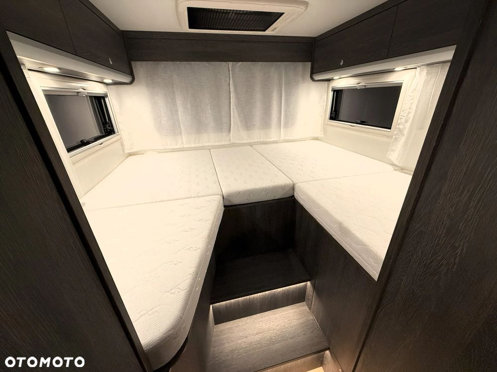 Mercedes-Benz Sprinter - 14