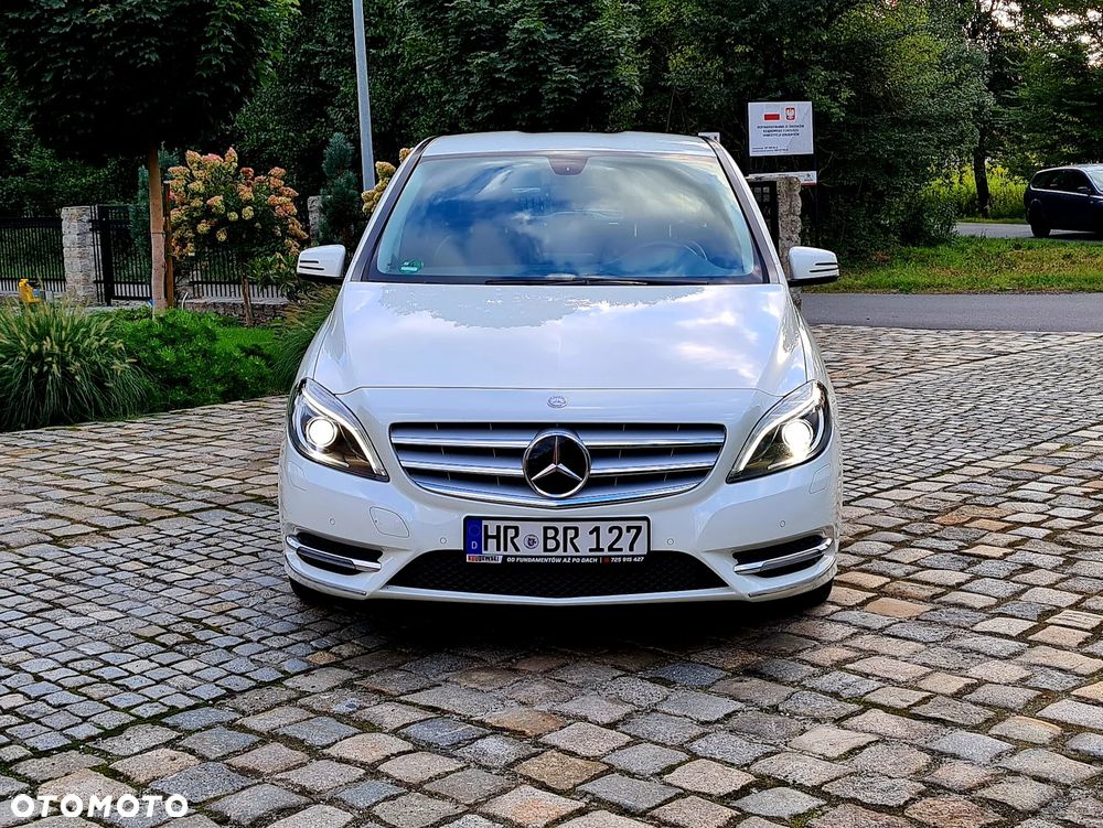 Mercedes-Benz Klasa B 200 7G-DCT AMG Line - 32