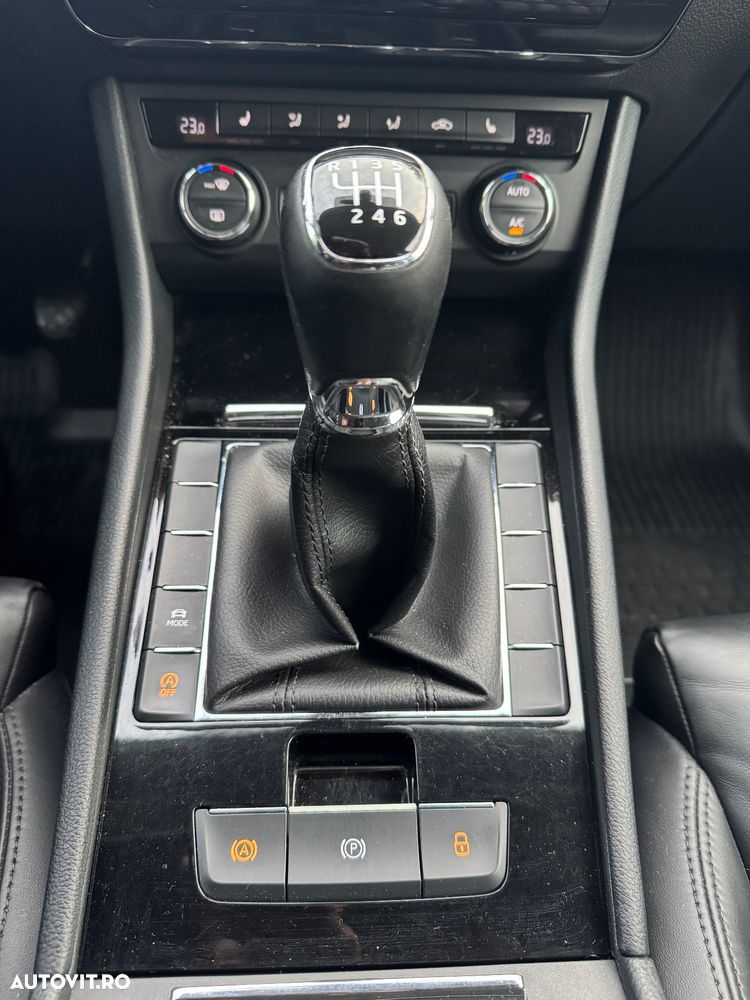 Skoda Superb 2.0 TDI Ambition - 11