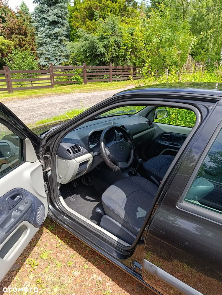 Renault Clio 1.2 16V Confort Authentique - 3