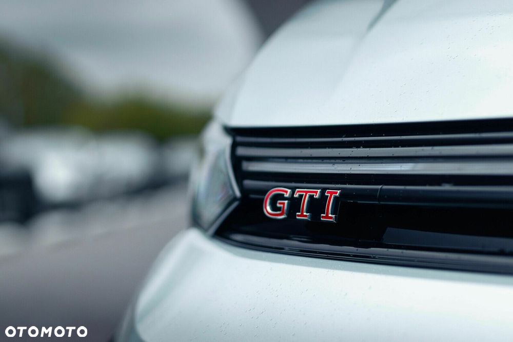 Volkswagen Golf - 10