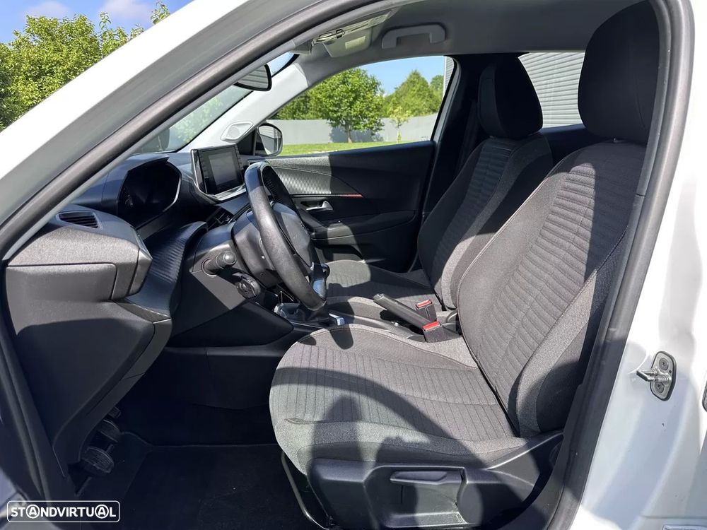 Peugeot 2008 1.2 PureTech Allure Pack - 32