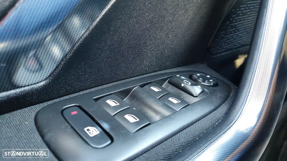 Peugeot 2008 1.6 e-HDi Allure - 13