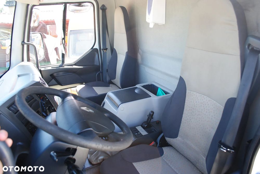 Renault Premium 280 Kontener Winda DHOLLANDIA Długość Kontenera 830 CM Szerokość: 250 CM Wysokość: 210 CM Rok: 2007 - 10