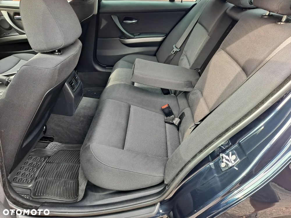 BMW Seria 3 320i - 13