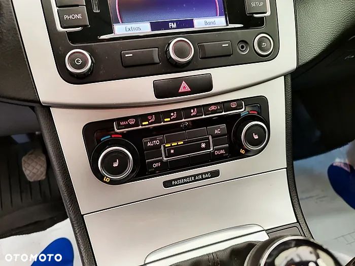 Volkswagen Passat - 30