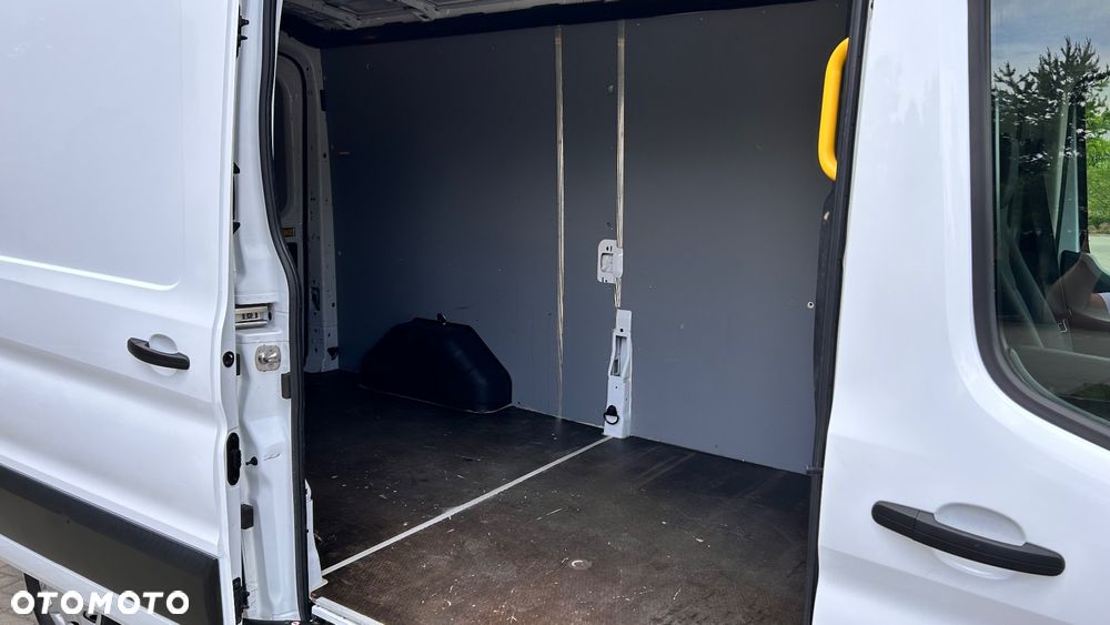 Ford Transit - 26