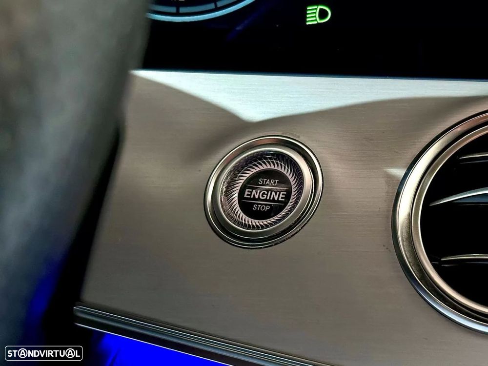 Mercedes-Benz E 300 de 4Matic 9G-TRONIC Night Edition - 25