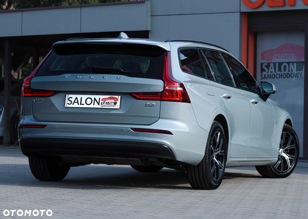 Volvo V60 B3 B DKG Momentum Pro - 8