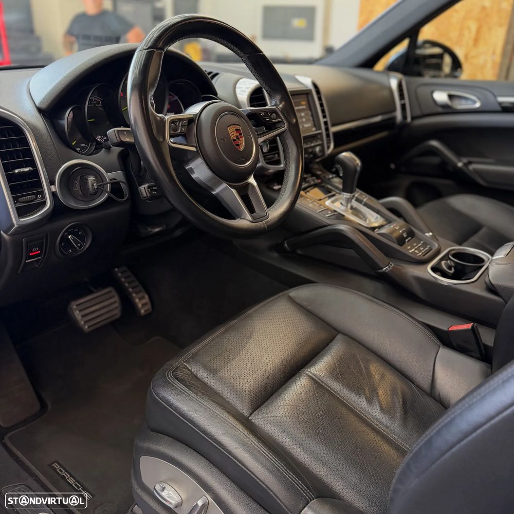 Porsche Cayenne S - 7