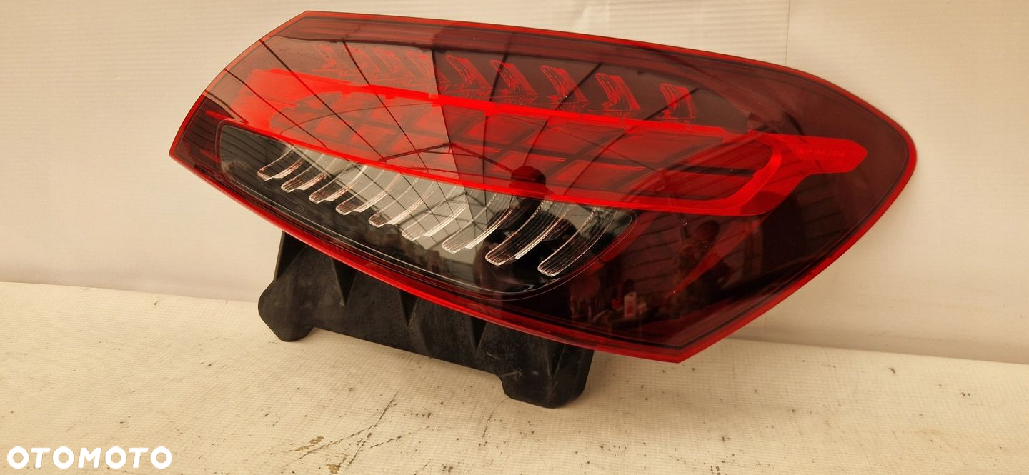 MERCEDES E-KLASA 213 LIFT LED SEDAN LAMPA TYLNA PRAWA - 2