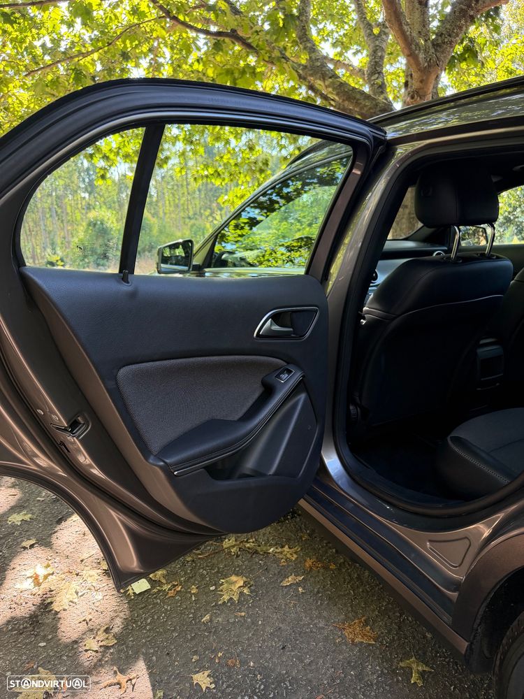 Mercedes-Benz GLA 180 (CDI) d 7G-DCT Urban - 29