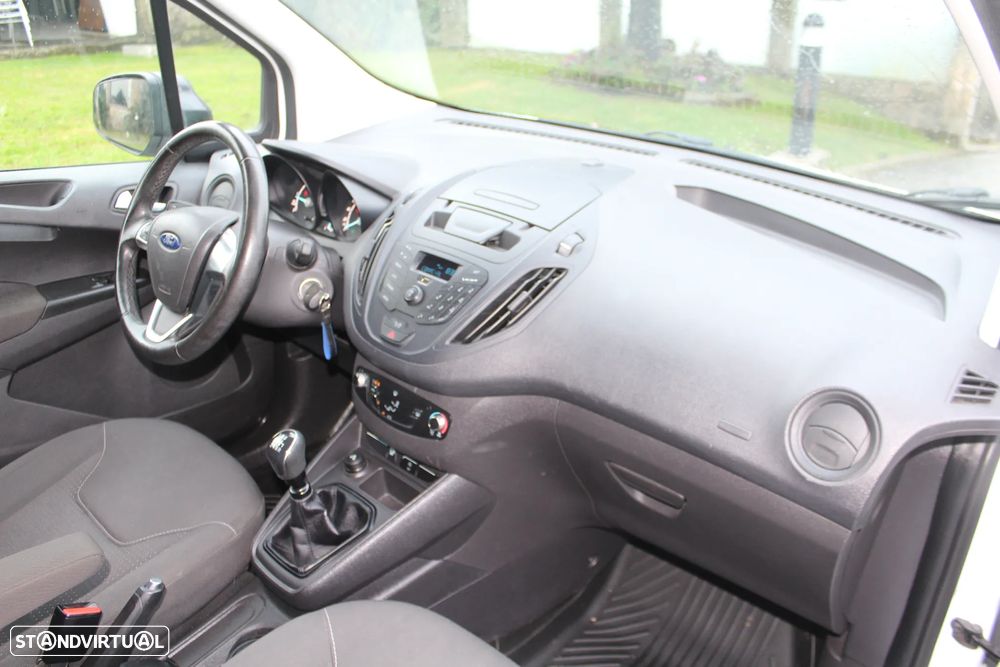 Ford TRANSIT COURIER - 26