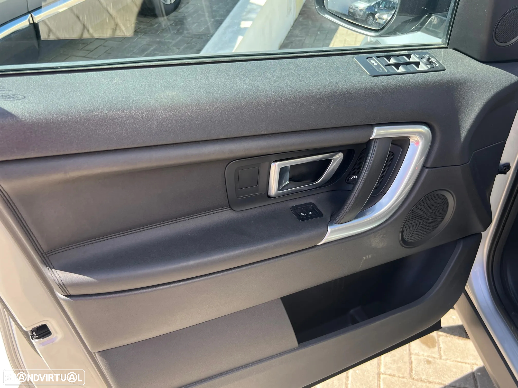 Land Rover Discovery Sport 2.0 eD4 HSE - 18