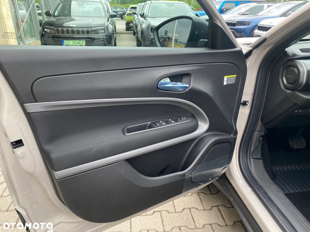 Jeep Avenger 1.2 T3 mHEV Longitude FWD eDCT6 - 12