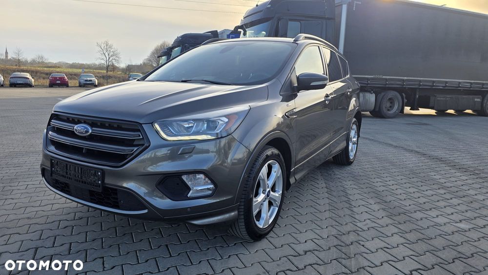 Ford Kuga 1.5 EcoBoost 2x4 ST-Line - 1