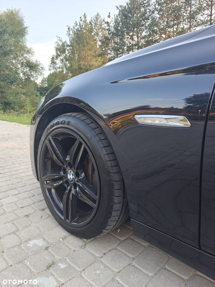 BMW Seria 5 525d - 24