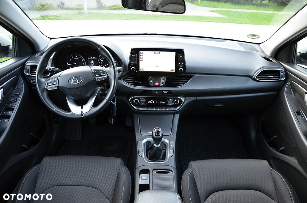 Hyundai i30 1.4 T-GDI Family+ - 26