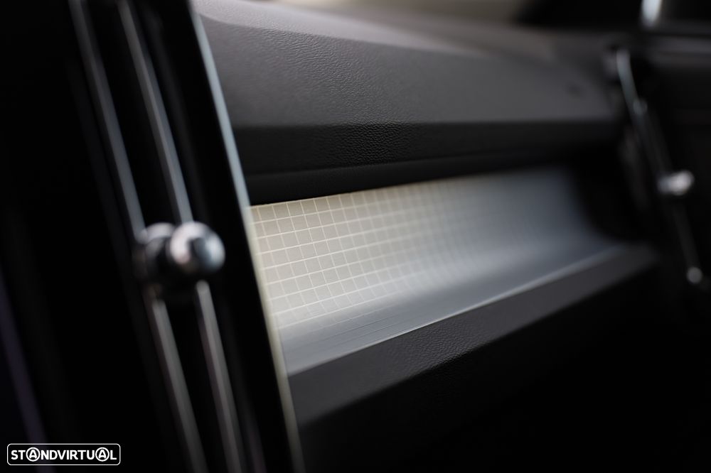 Volvo XC 40 2.0 D3 Momentum Geartronic - 16