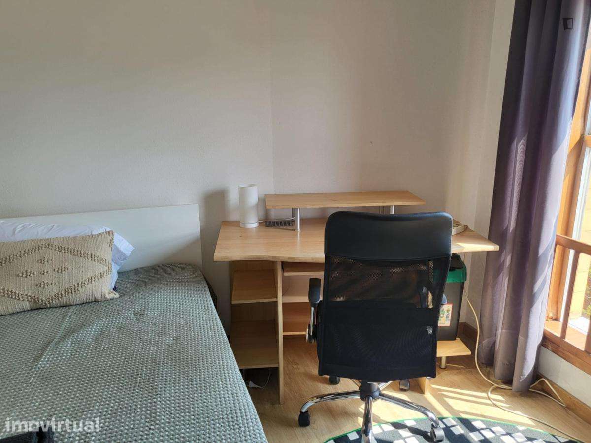Quarto - localizado em Aveiro - Grande imagem: 2/11