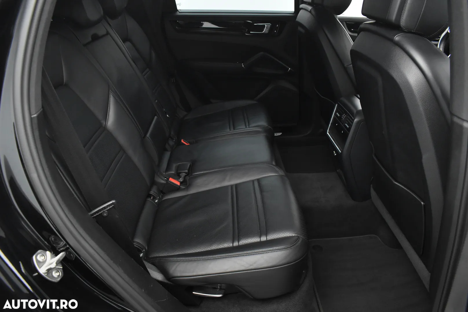 Porsche Cayenne Tiptronic S - 12