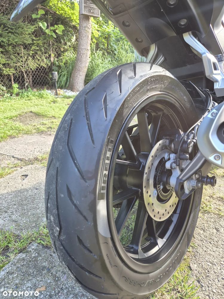 Yamaha YZF - 12