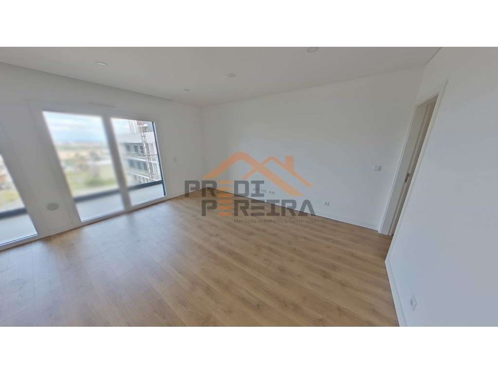 Apartamento T3, localizado em Santo António dos Cavaleiros. - Grande imagem: 2/30