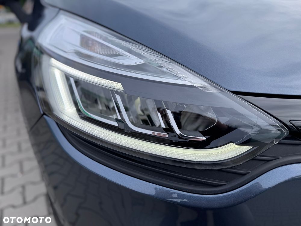 Renault Clio - 10