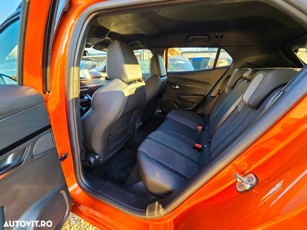 Peugeot 2008 PureTech 130 EAT8 GT Pack - 18