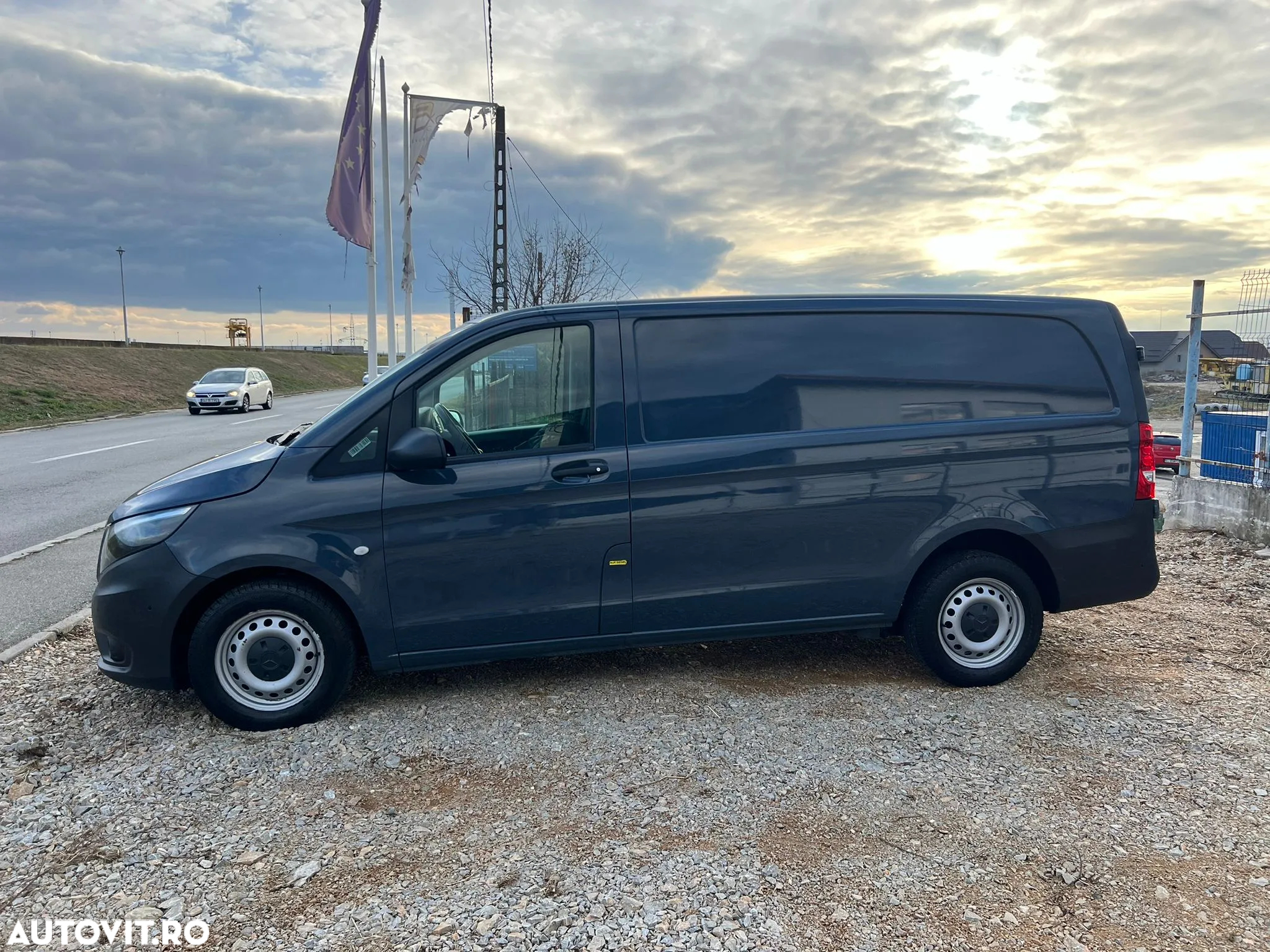 Mercedes-Benz Vito - 10