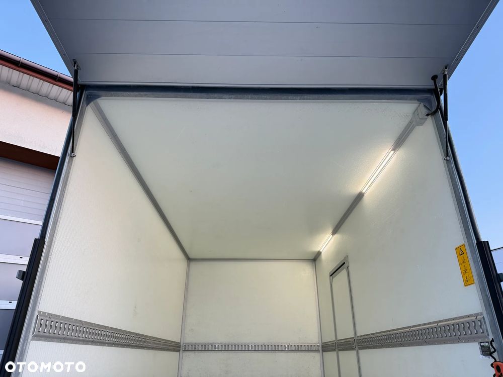 Mercedes-Benz Sprinter Izoterma Winda - 12