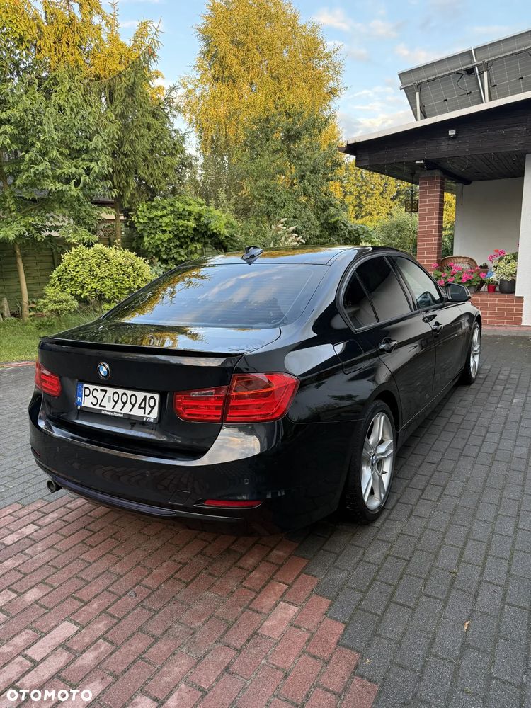 BMW Seria 3 320d Sport Line - 8