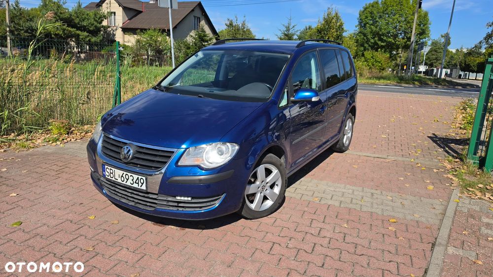 Volkswagen Touran 2.0 FSI Highline - 2