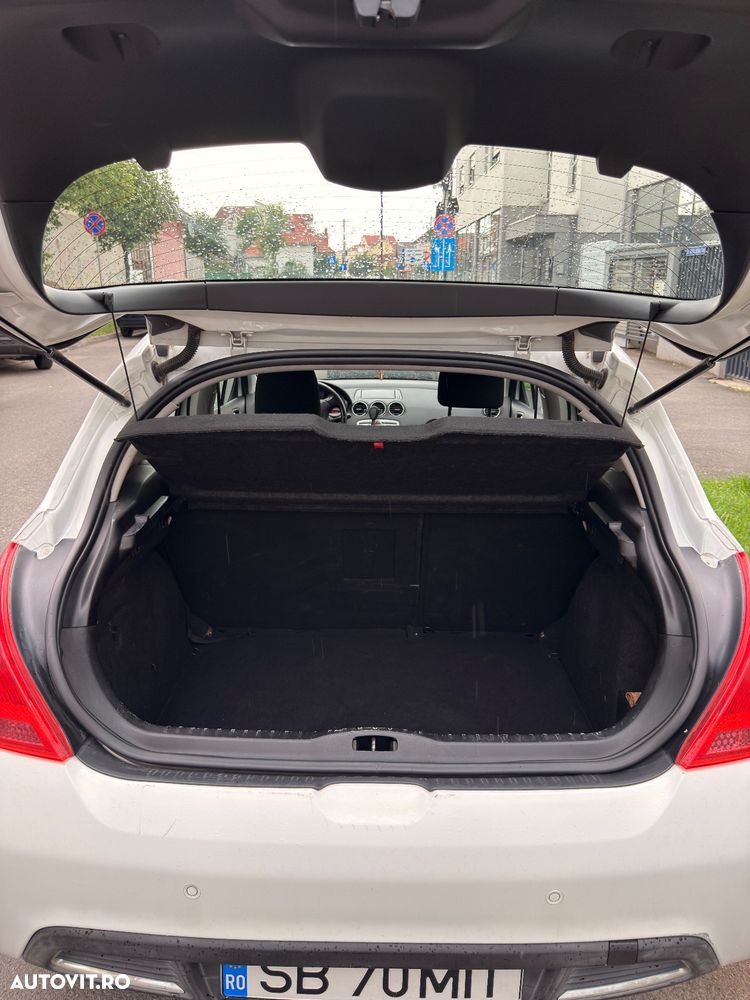 Peugeot 308 1.6 e-HDI FAP STT Active - 11