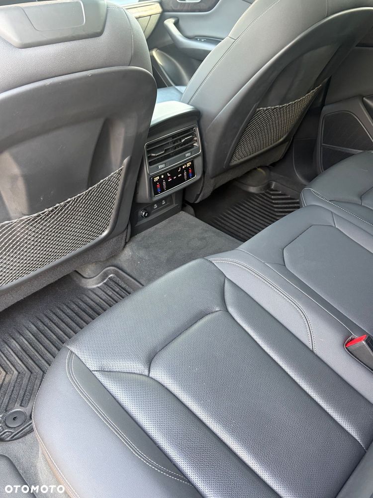 Audi Q8 55 TFSI quattro tiptronic - 15