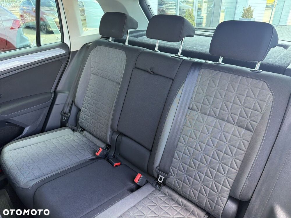 Volkswagen Tiguan - 16