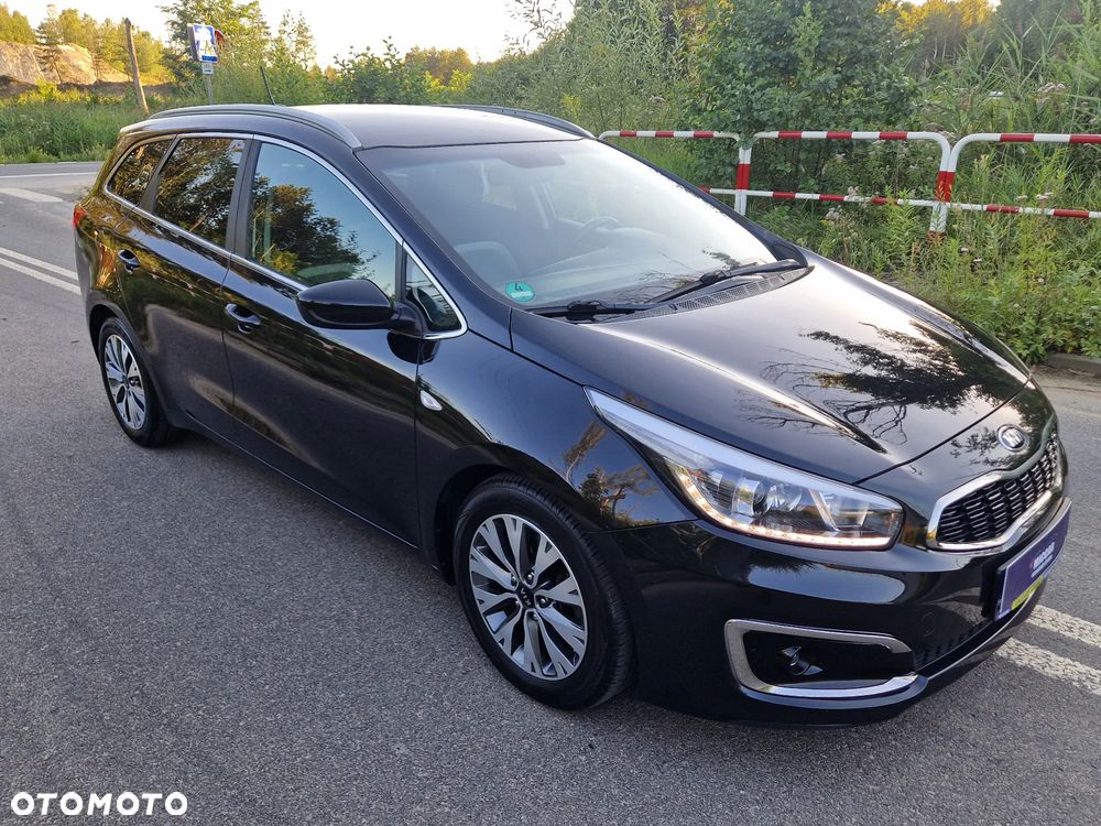 Kia Ceed 1.6 GDI Dream Team Edition - 11