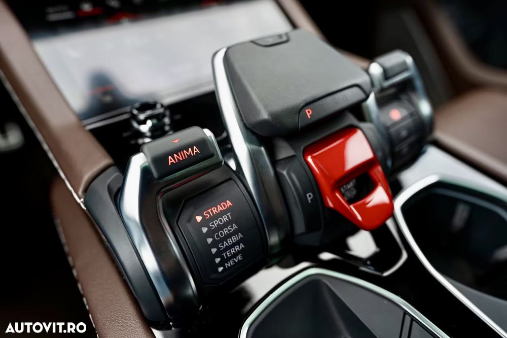 Lamborghini URUS - 12