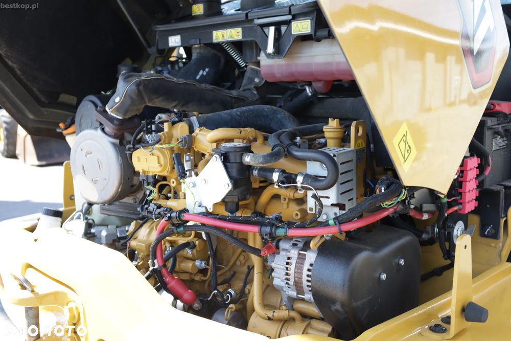 Caterpillar CAT 906M - 33