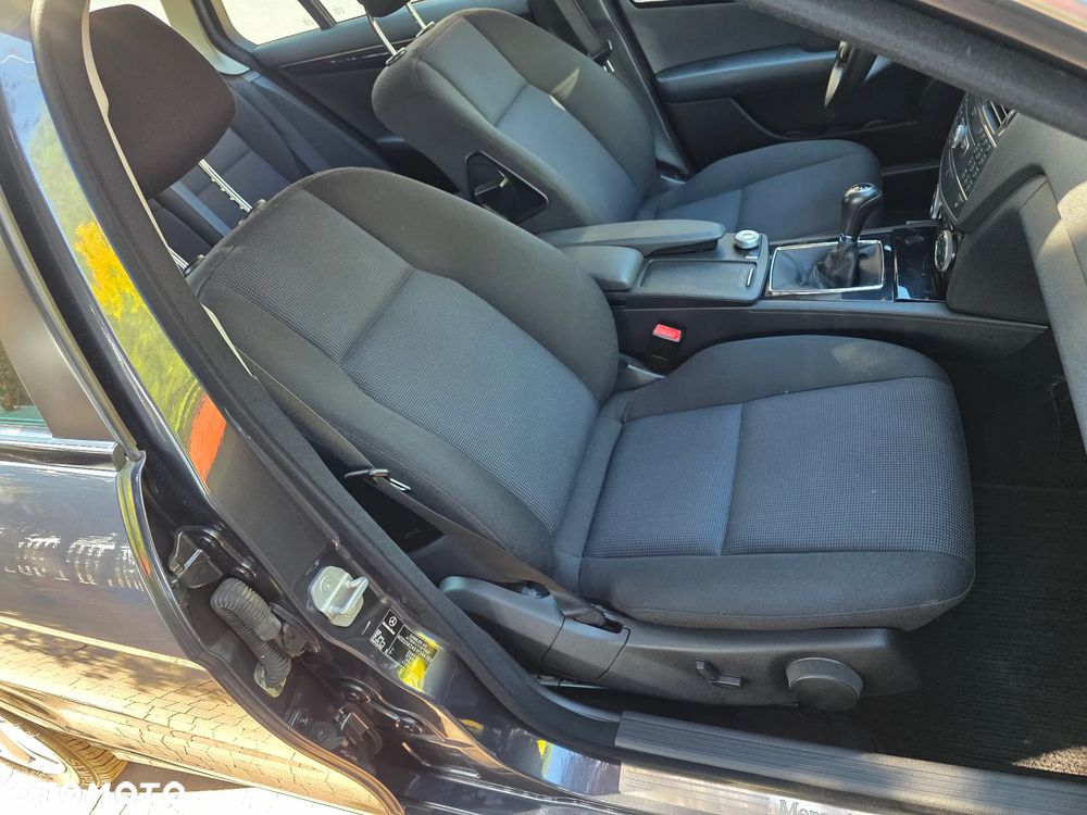 Mercedes-Benz Klasa C 180 Kompressor BlueEFFICIENCY Elegance - 27