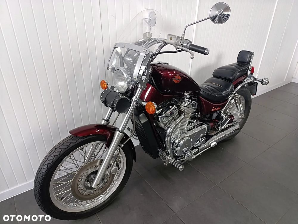 Suzuki Intruder - 6