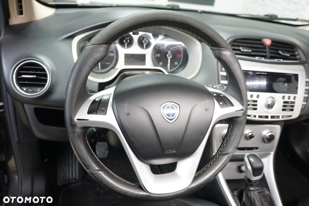 Lancia Delta 2.0 MJ Gold - 20