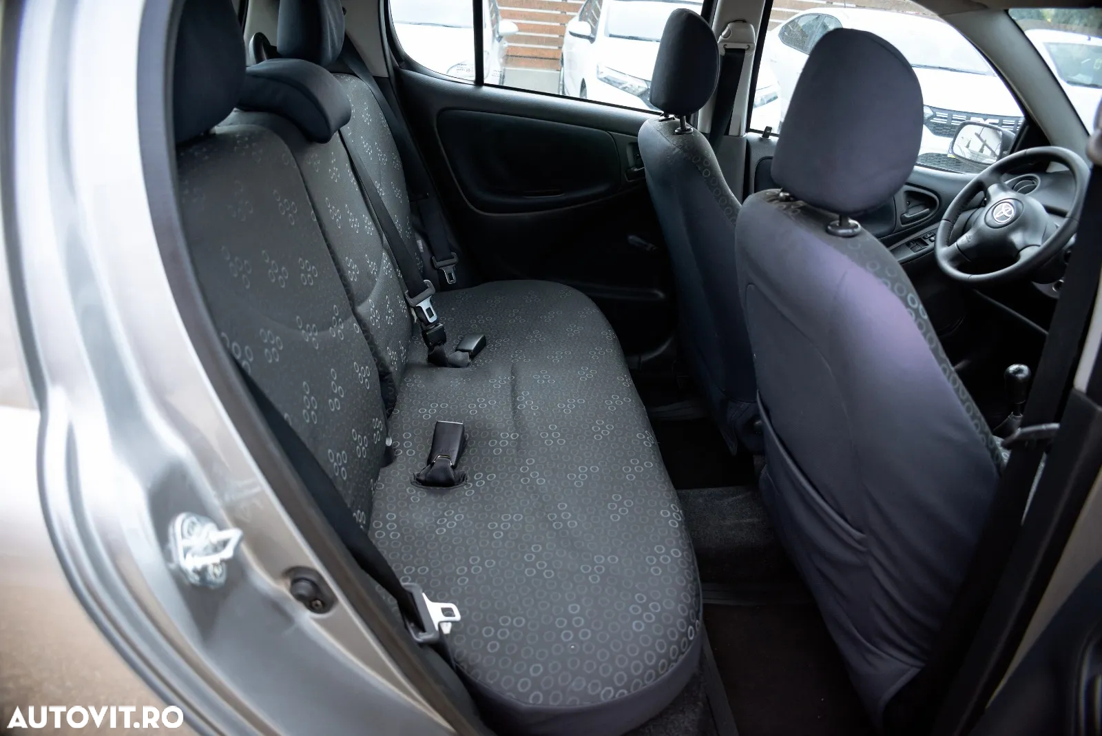 Toyota Yaris Verso 1.3 Luna - 16