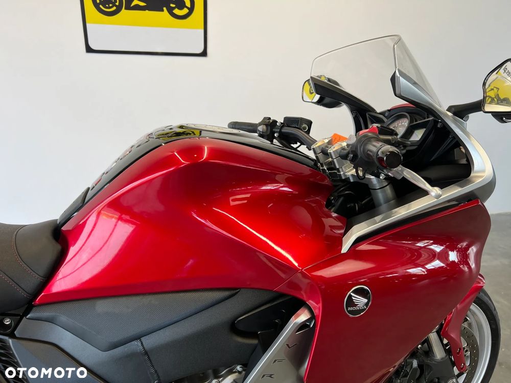 Honda VFR - 26
