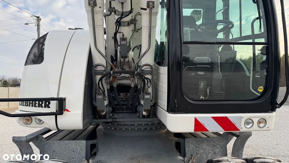 Liebherr 918 compact - 11