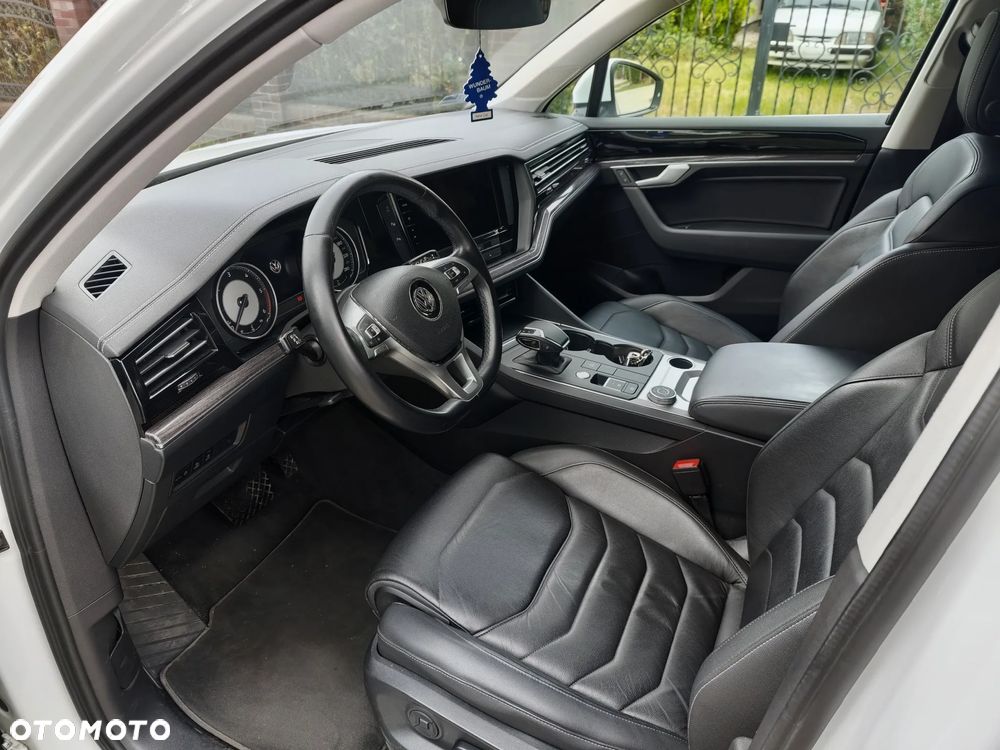 Volkswagen Touareg 3.0 V6 TDI SCR 4Mot R-Line - 9