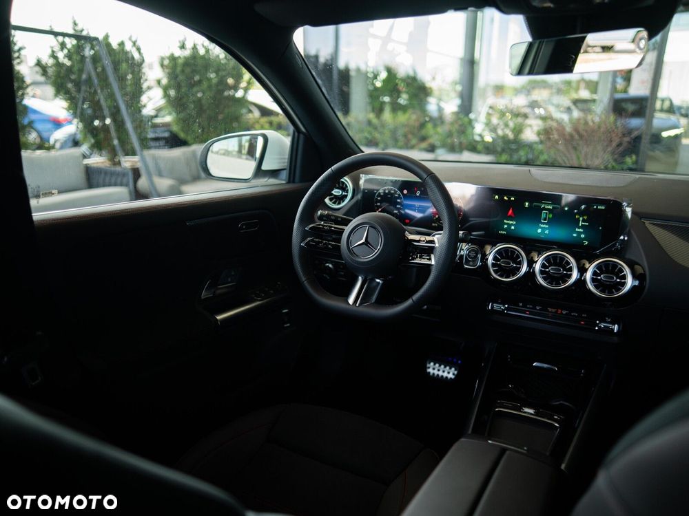 Mercedes-Benz GLA - 17