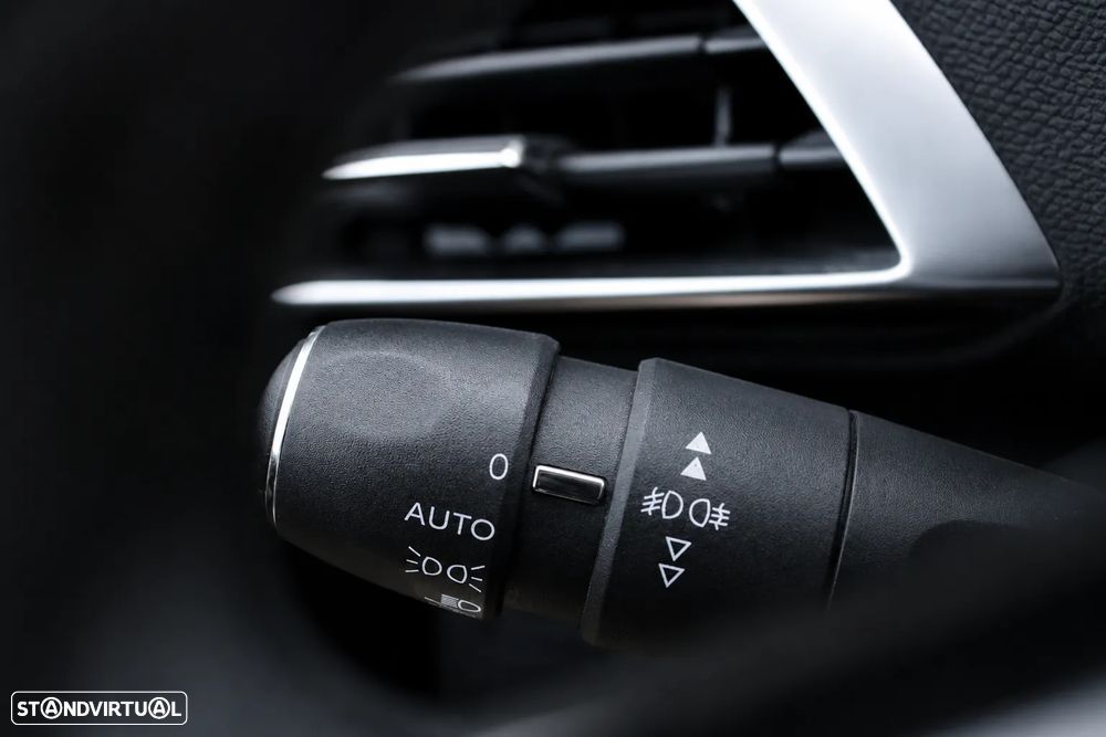 Peugeot 5008 1.6 BlueHDi Allure J17 - 24