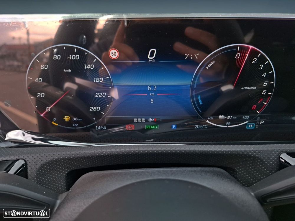 Mercedes-Benz CLA 250 e Shooting Brake AMG Line - 17