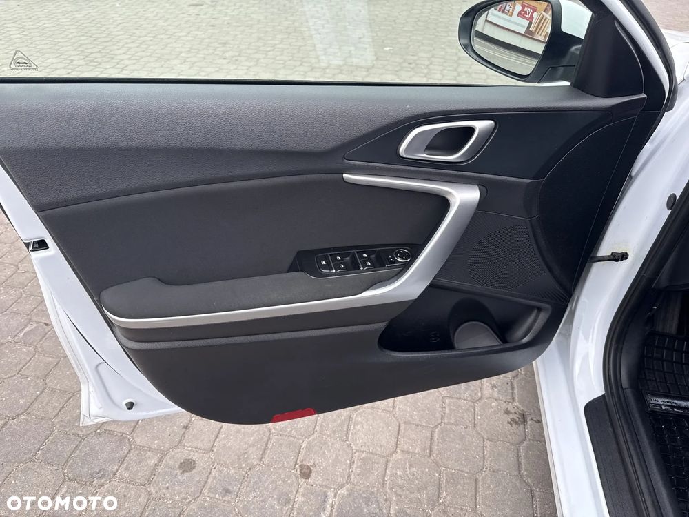 Kia Ceed 1.5 T-GDI M DCT - 10